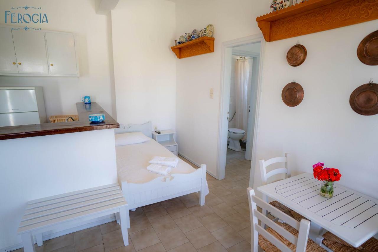 Ferogia Hotel Skyros Exterior photo